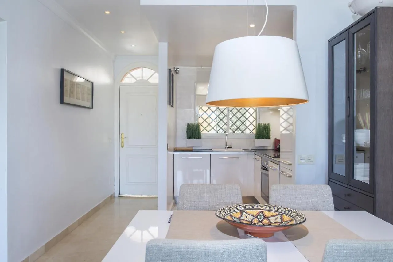 2 Bedroom Apartment Next To Porto Marbella