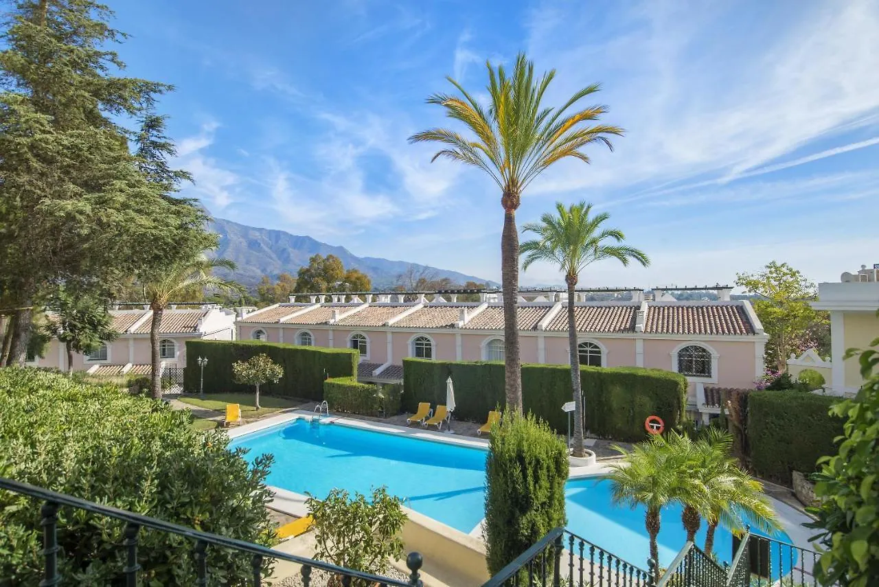 2 Bedroom Apartment Next To Porto Marbella