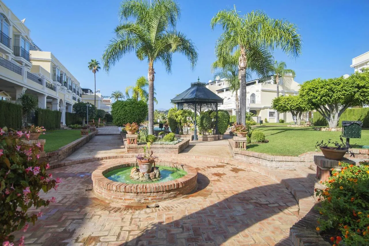2 Bedroom Apartment Next To Porto Marbella
